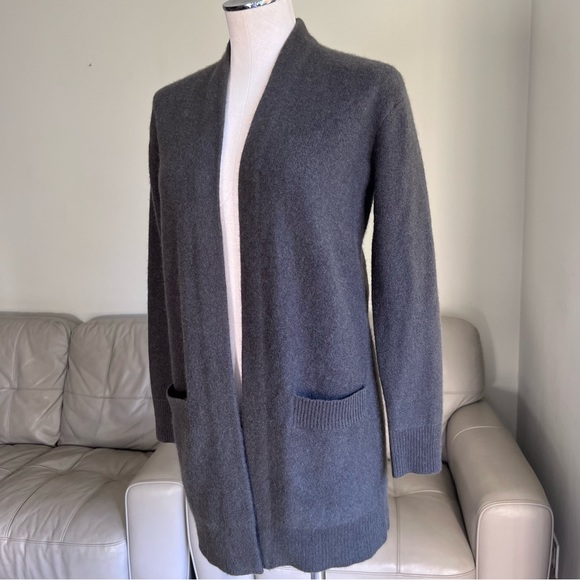 C By Bloomingdale’s 100% 2-ply Brushed Cashmere Cardigan XS Open Front Pockets - Picture 14 of 15